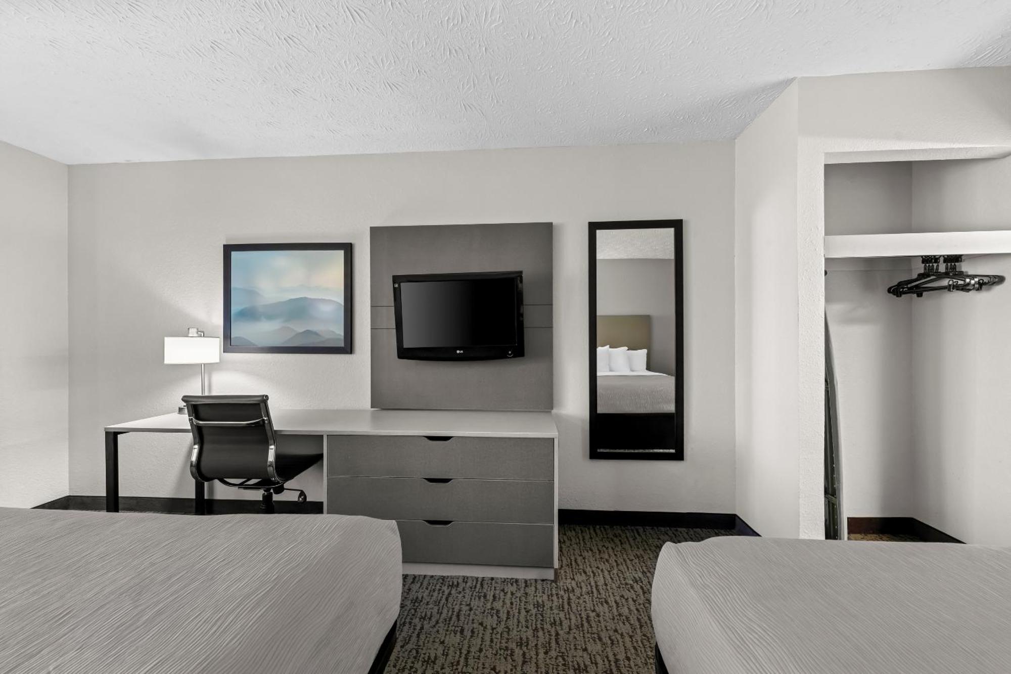Quality Inn & Suites At Dollywood Lane Pigeon Forge Bagian luar foto