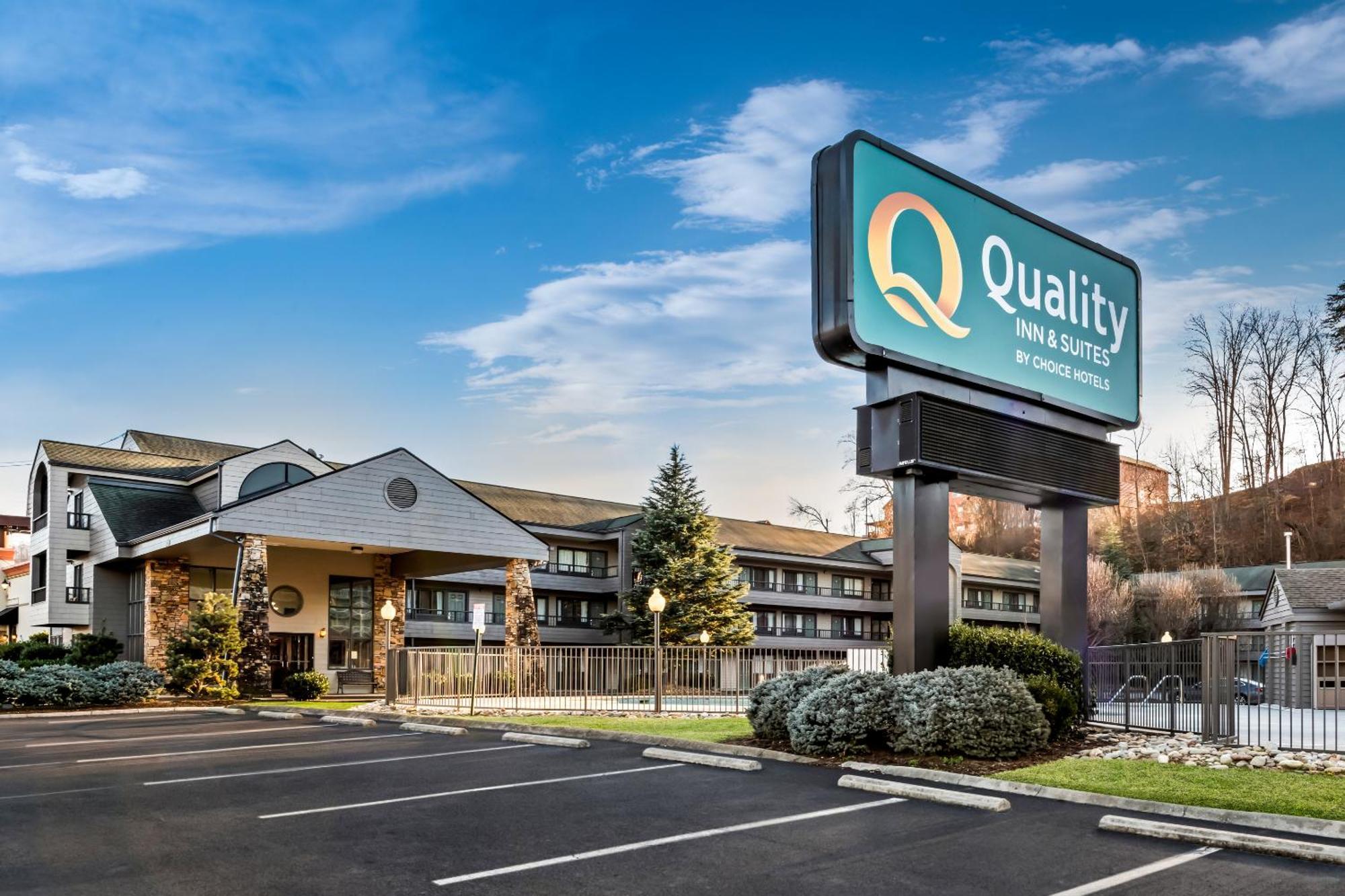Quality Inn & Suites At Dollywood Lane Pigeon Forge Bagian luar foto