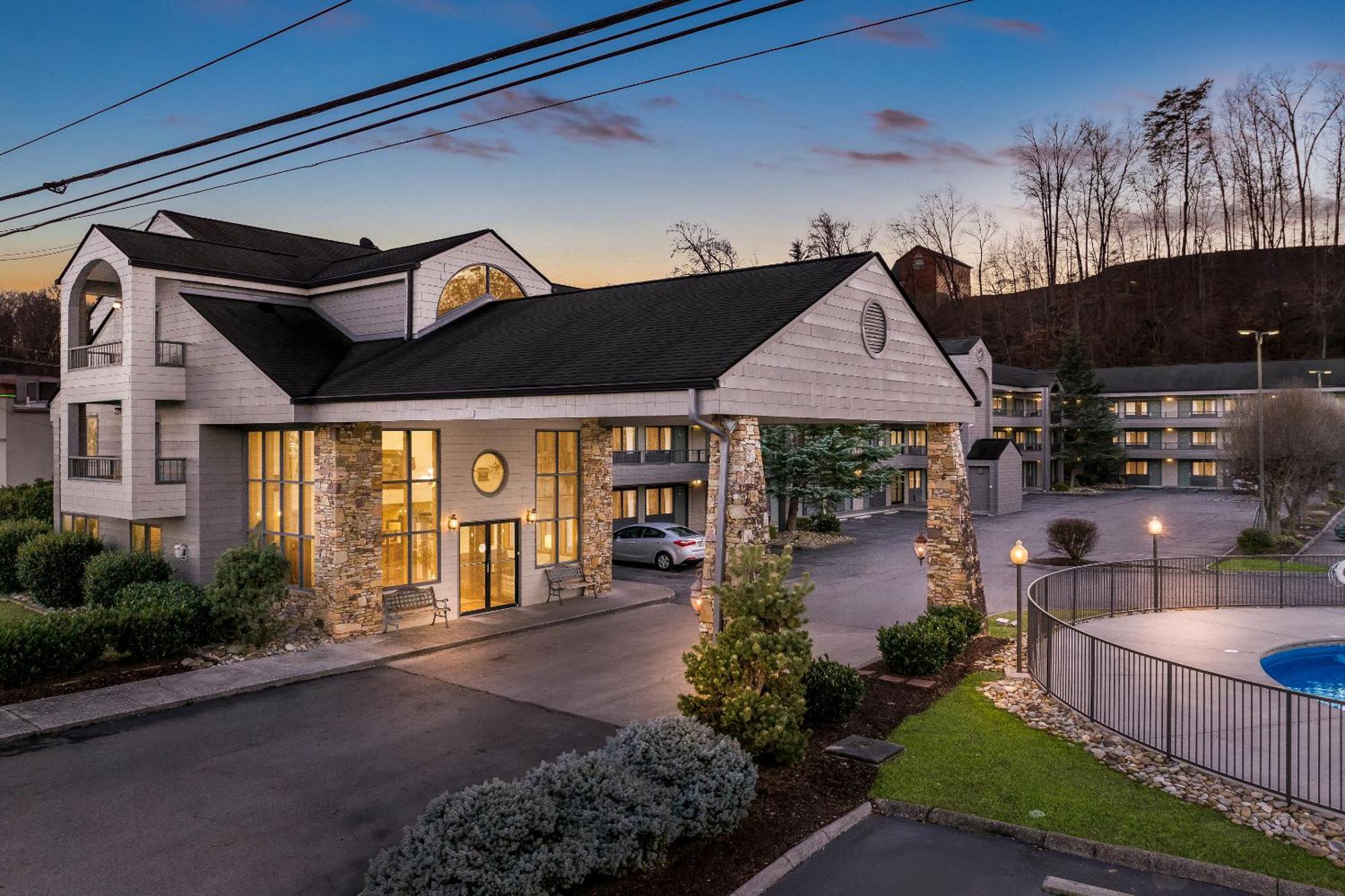 Quality Inn & Suites At Dollywood Lane Pigeon Forge Bagian luar foto