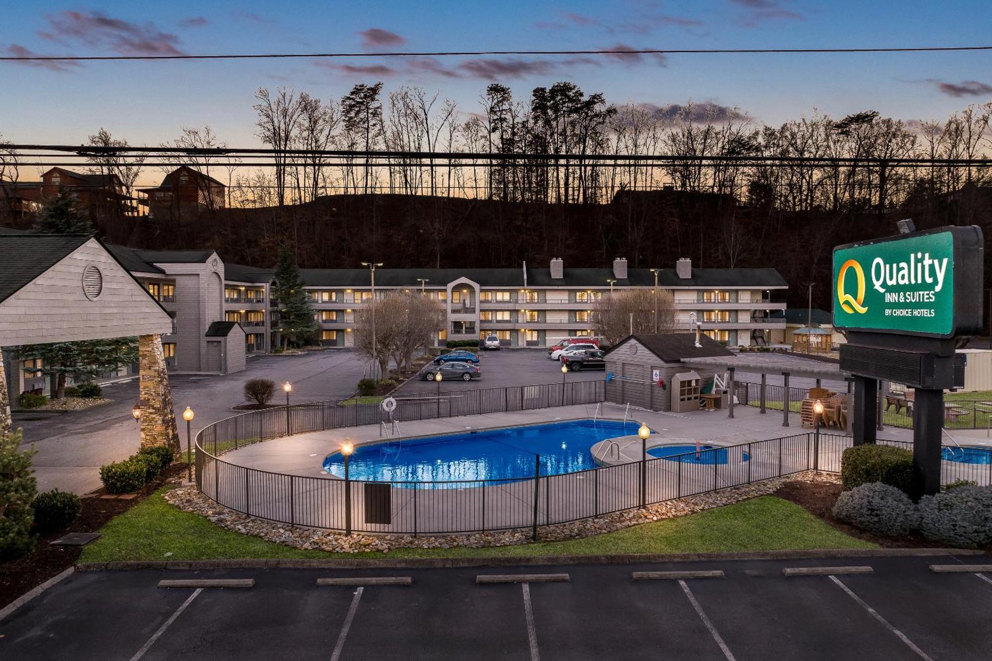 Quality Inn & Suites At Dollywood Lane Pigeon Forge Bagian luar foto