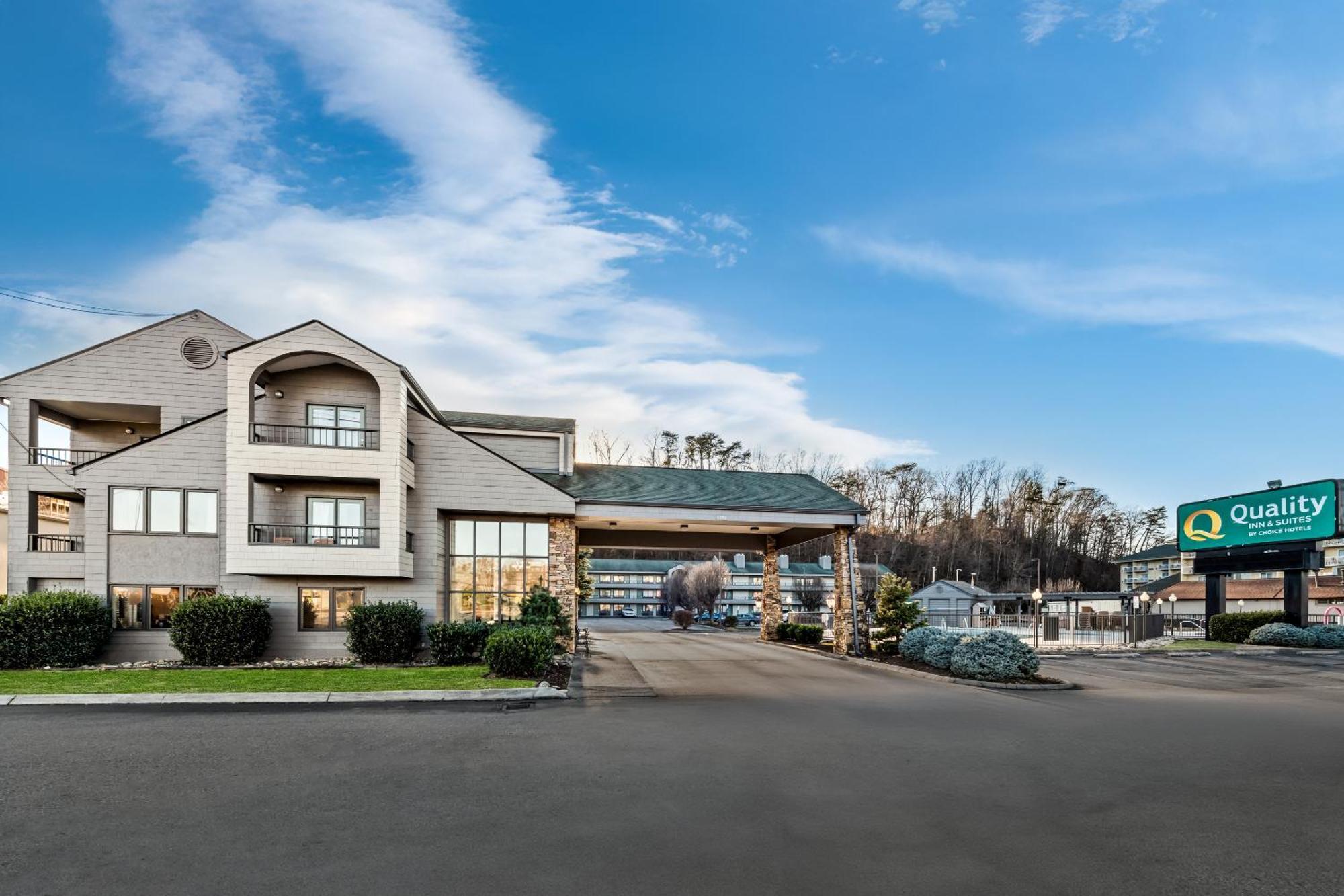 Quality Inn & Suites At Dollywood Lane Pigeon Forge Bagian luar foto