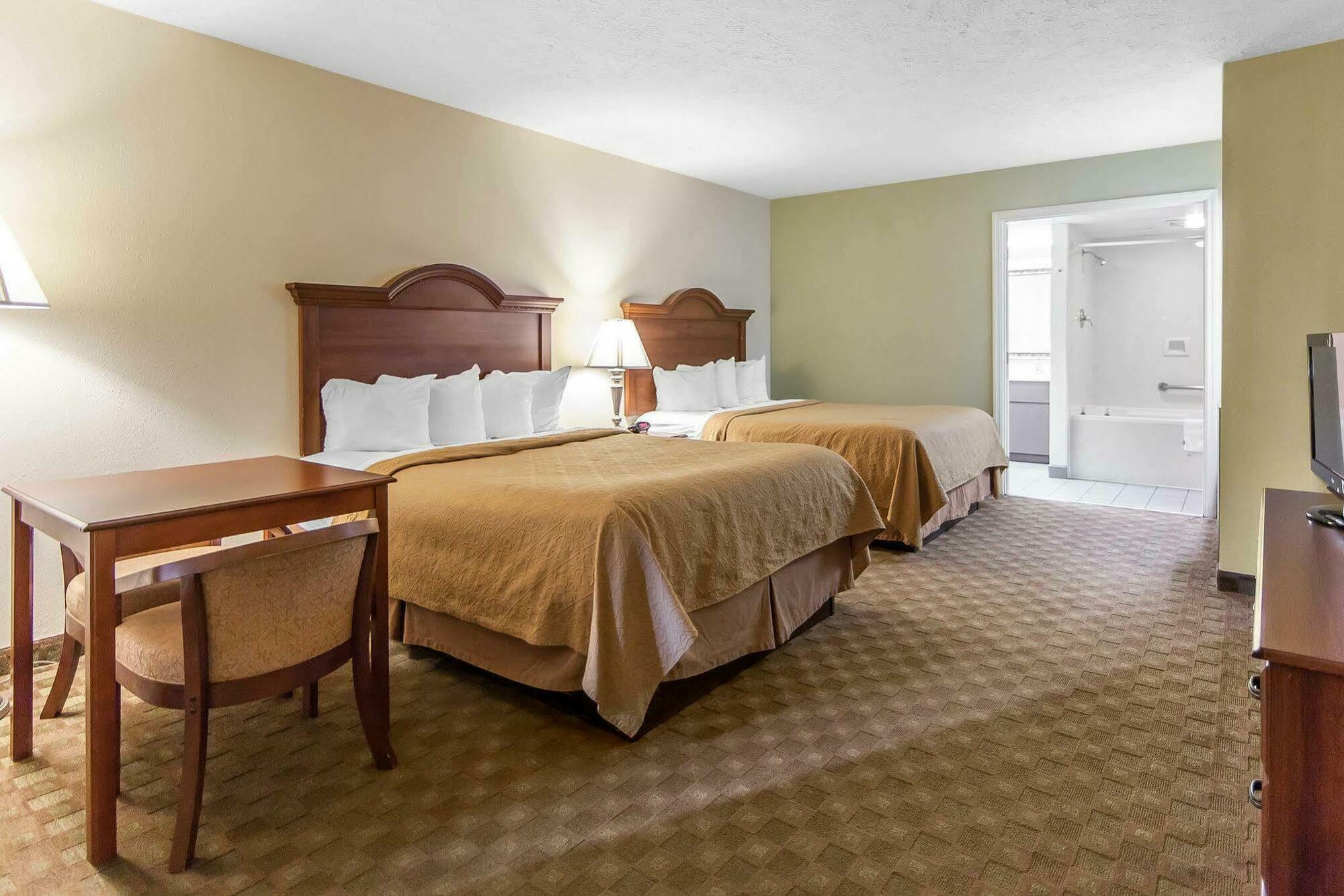 Quality Inn & Suites At Dollywood Lane Pigeon Forge Bagian luar foto